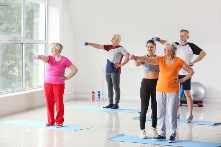 La pratique d’un exercice adapté est bénéfique contre le vieillissement cellulaire à tous âges, y compris en fin de vie (Visuel Adobe Stock 273659147)