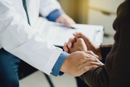 Selon l’Organisation mondiale de la santé (OMS), plus de 700.000 personnes se suicident chaque année (Visuel Adobe Stock 514755825)