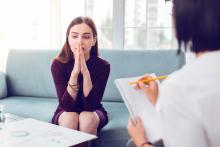 D'après l'enquête "Coviprev" menée par Santé Publique France, le prix constitue l'un des principaux obstacles à la consultation d'un psychiatre, psychologue ou psychothérapeute pour 42 % des Français (Visuel Adobe Stock 263053383) D'après l'enquête "Coviprev" menée par Santé Publique France, le prix constitue l'un des principaux obstacles à la consultation d'un psychiatre, psychologue ou psychothérapeute pour 42 % des Français (Visuel Adobe Stock 263053383)
