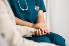 Comment mieux évaluer la douleur, de l'anxiété et d'autres symptômes chez les résidents d'EHPAD incapables de s'exprimer ? (Visuel Adobe Stock 752092251) Comment mieux évaluer la douleur, de l'anxiété et d'autres symptômes chez les résidents d'EHPAD incapables de s'exprimer ? (Visuel Adobe Stock 752092251)