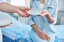 L'augmentation mammaire figure parmi les interventions de chirurgie esthétique les plus demandées. L'augmentation mammaire figure parmi les interventions de chirurgie esthétique les plus demandées.